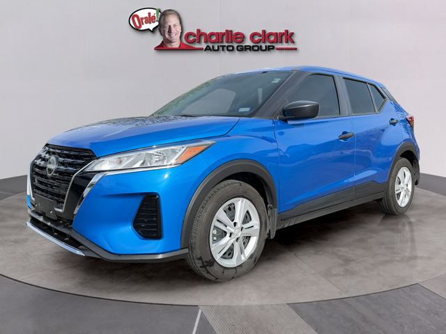 Certified 2025 Nissan Kicks Play S