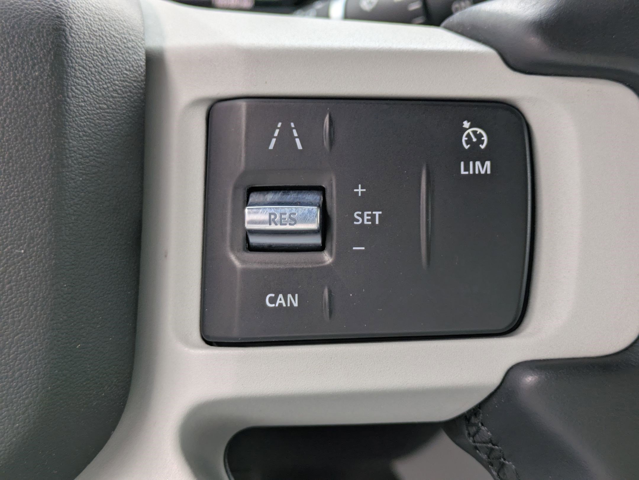 2023 Land Rover Defender 110 X-Dynamic SE