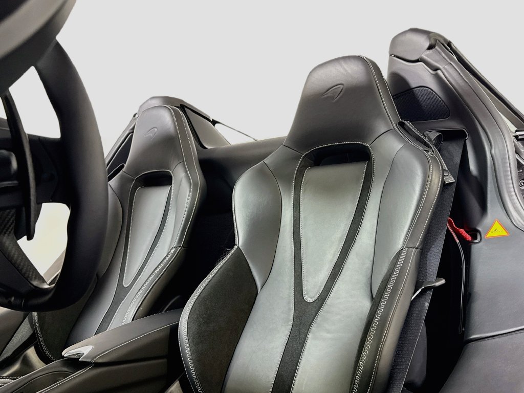 Used 2027 McLaren 750S Spider photo 16