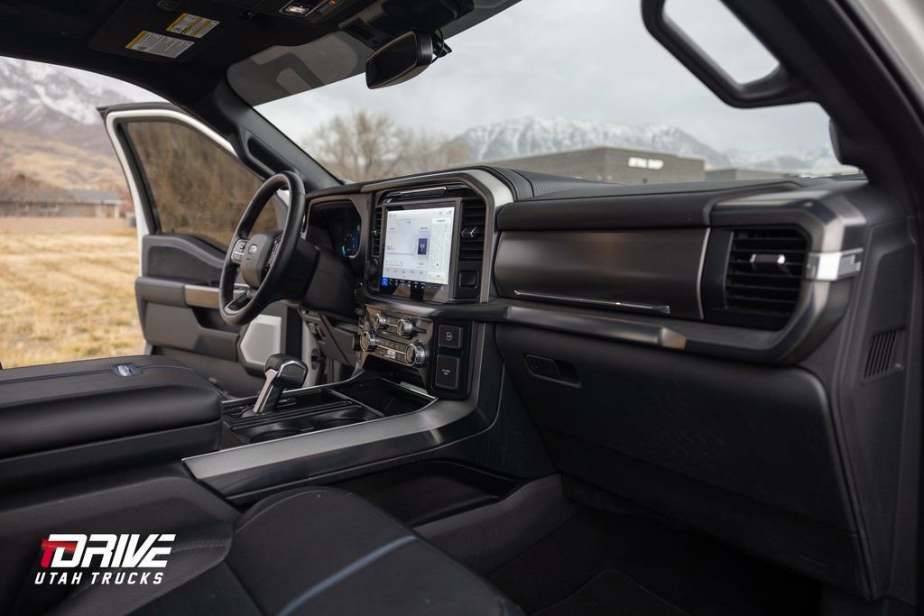 2025 Ford F150 Platinum