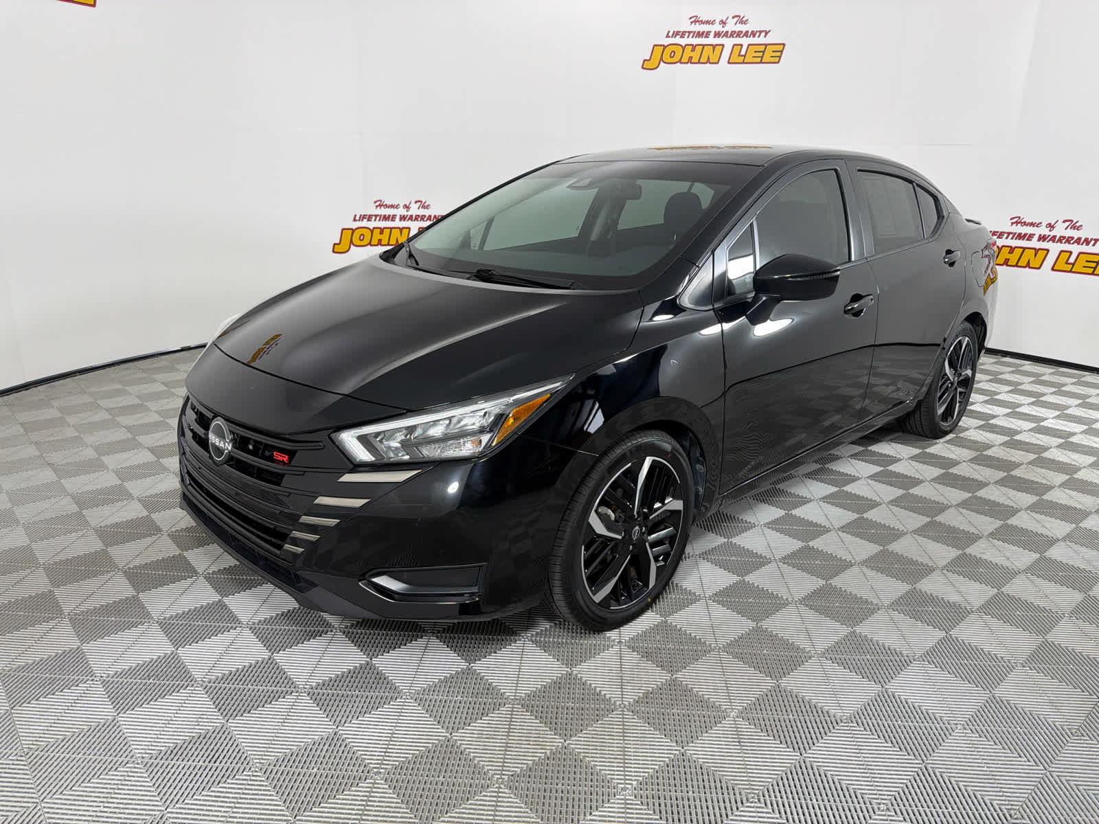 Used 2023 Nissan Versa SR w/ Trunk Package
