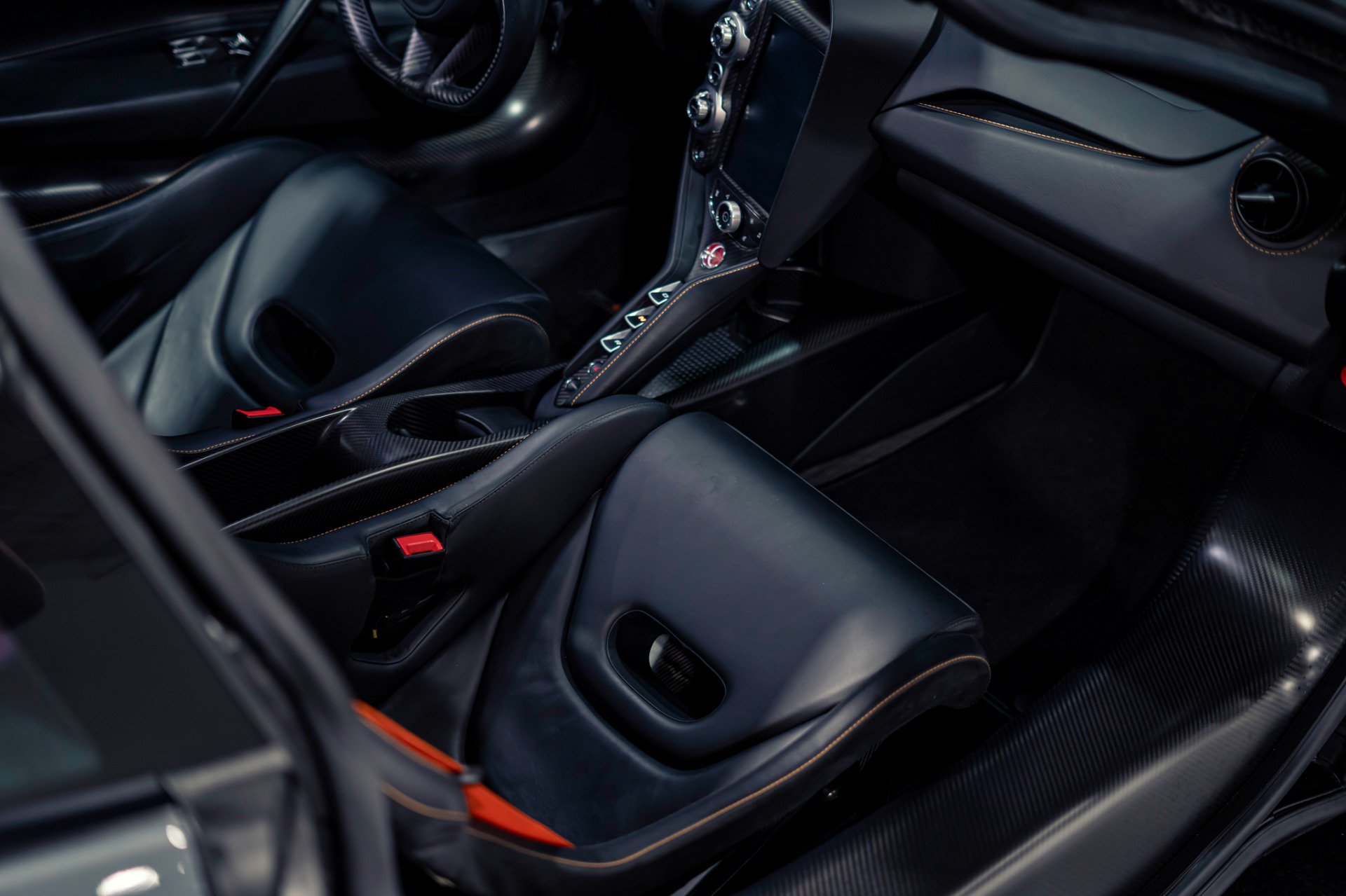 Used 2021 McLaren 765LT photo 39