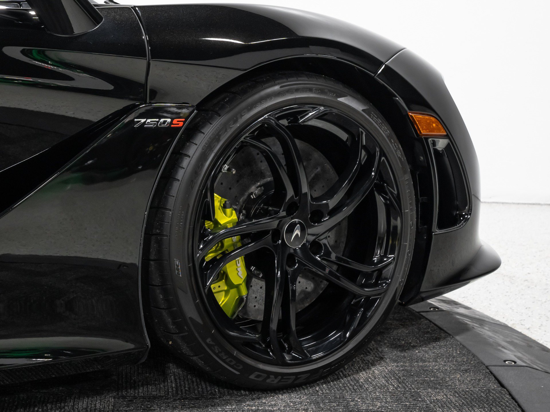 Used 2025 McLaren 750S Spider photo 45