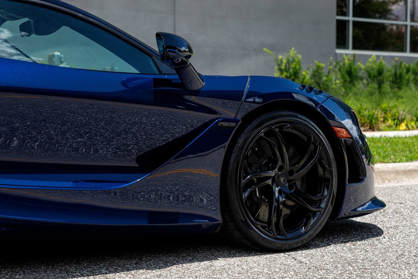 Used 2025 McLaren 750S photo 17