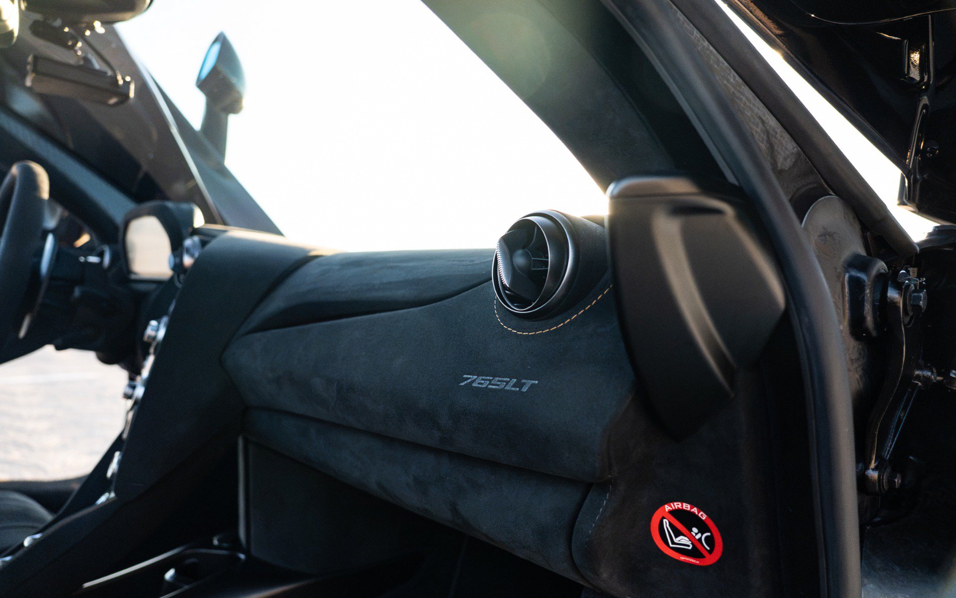 Used 2021 McLaren 765LT photo 35