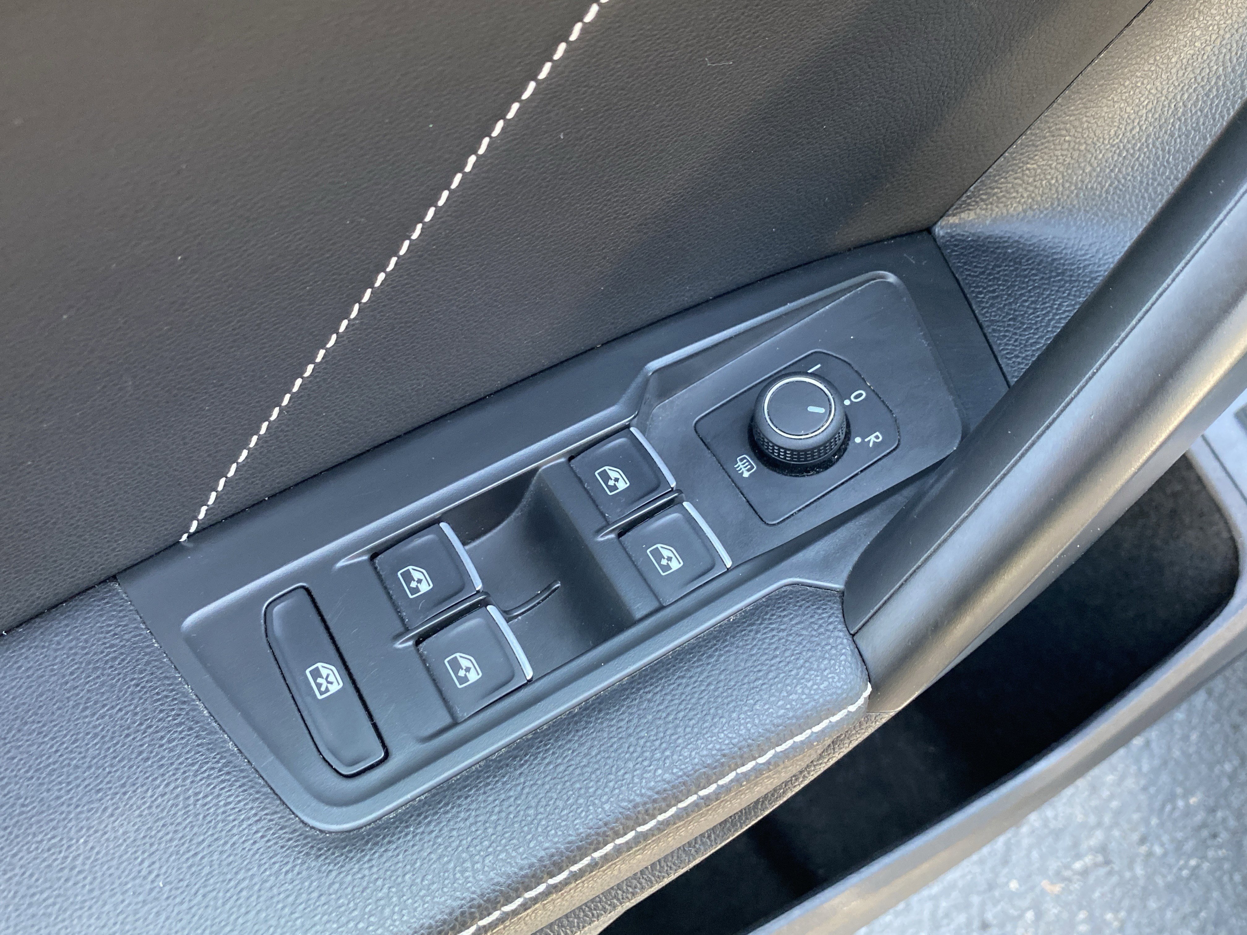 2023 Volkswagen Tiguan SE R-Line