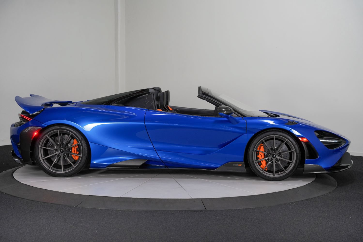 Used 2022 McLaren 765LT photo 11