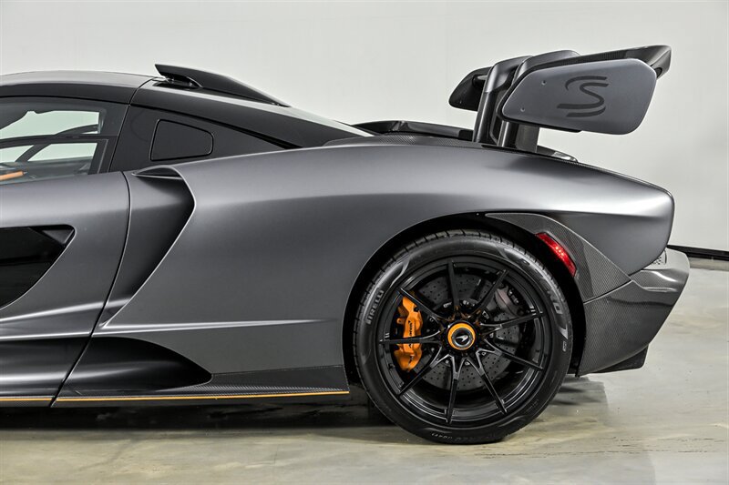 Used 2019 McLaren Senna photo 14