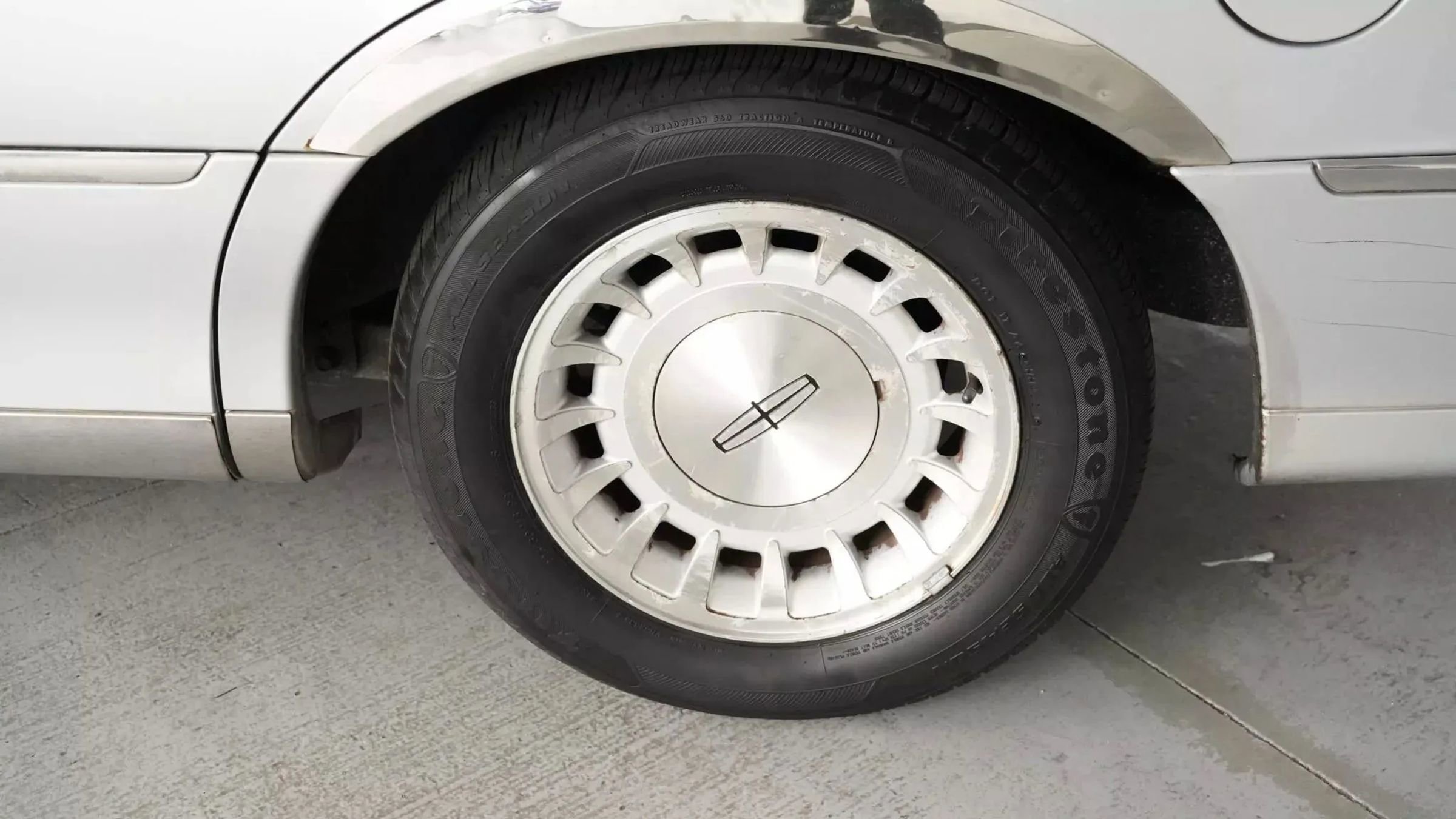 1998 Lincoln Town Car Executive