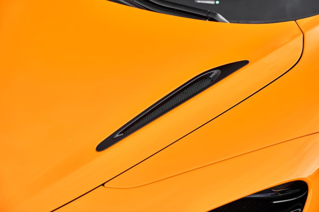 Used 2025 McLaren 750S Spider photo 10