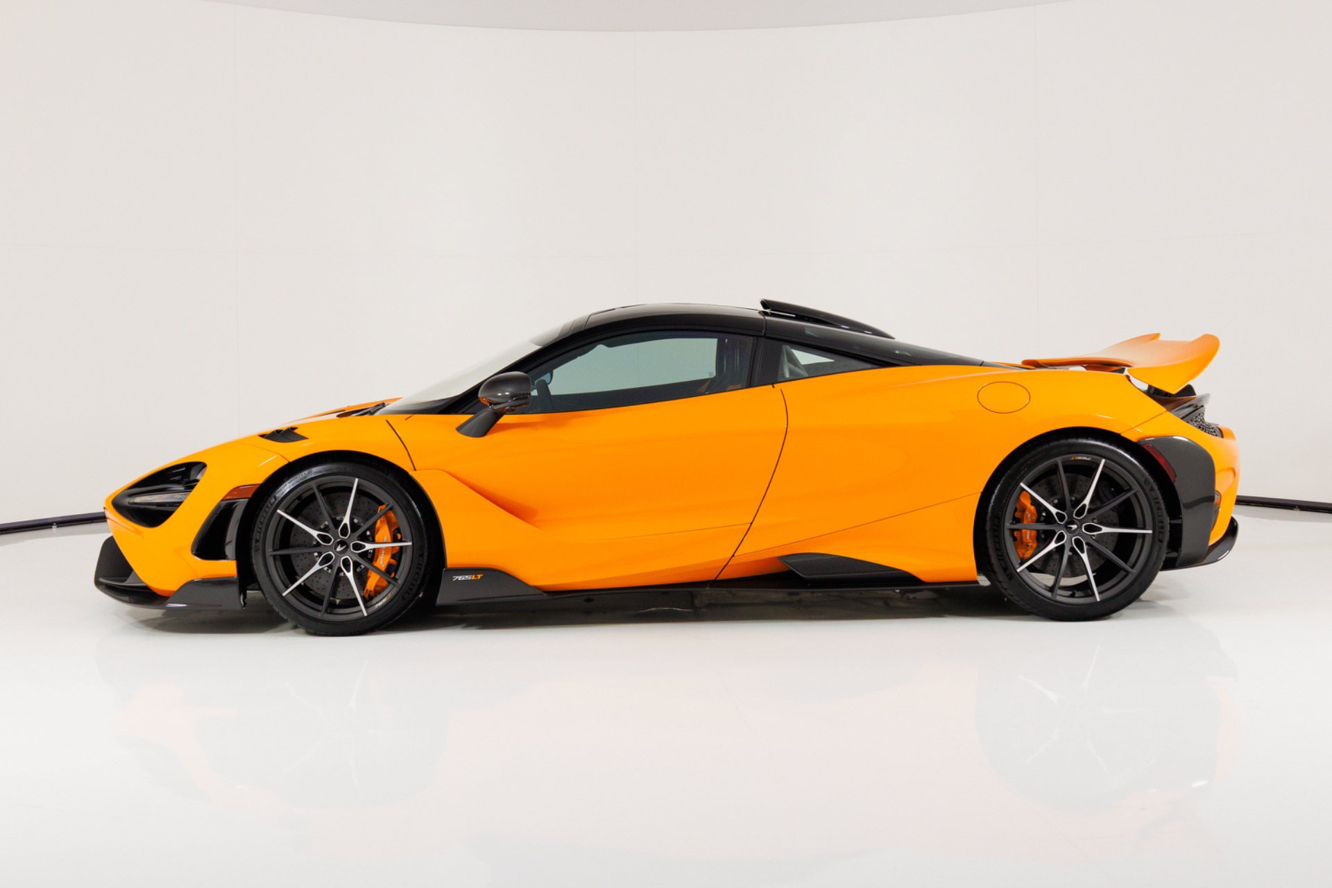Used 2021 McLaren 765LT photo 7