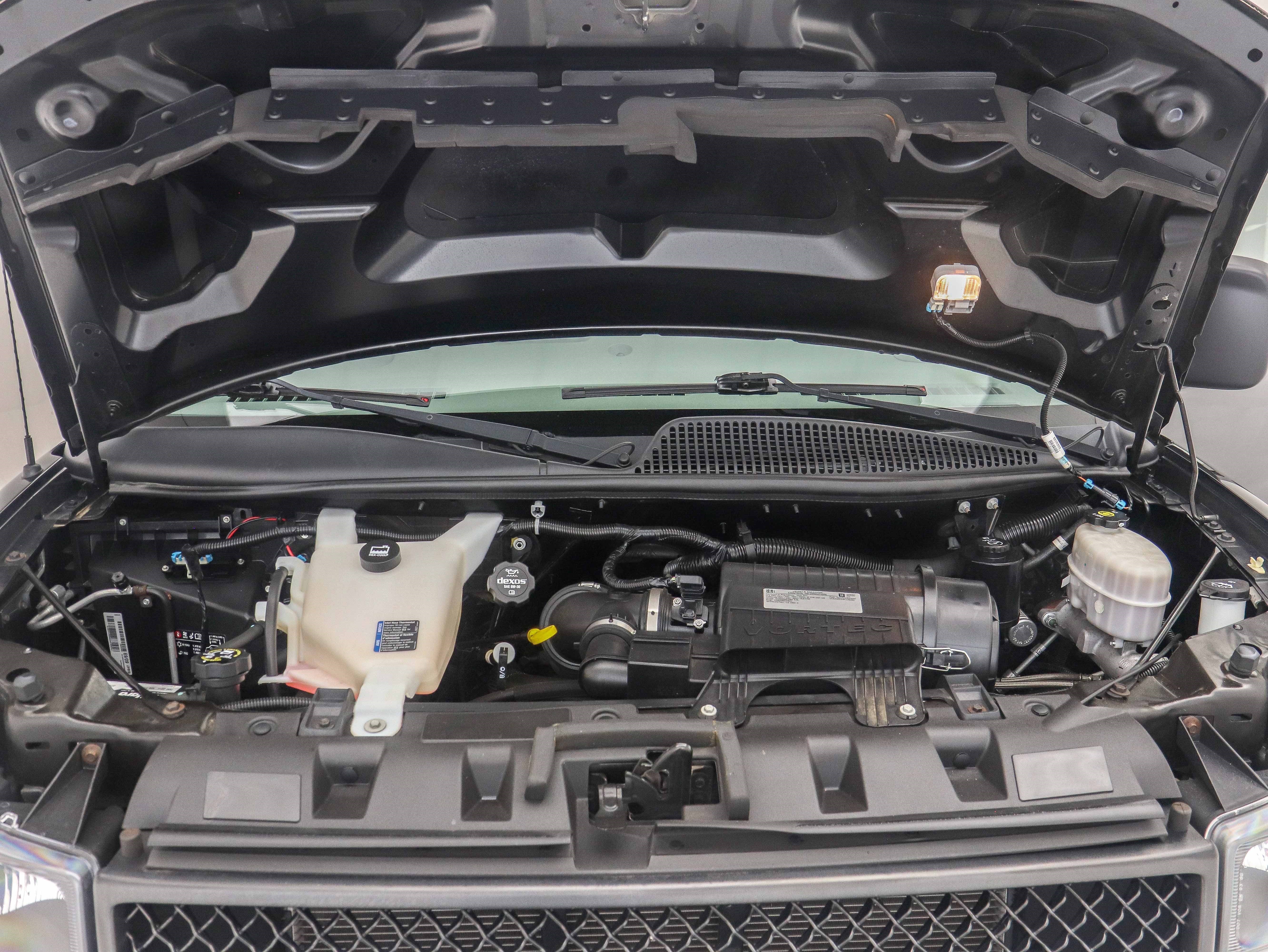 2019 Chevrolet Express Passenger LT - Photo 22