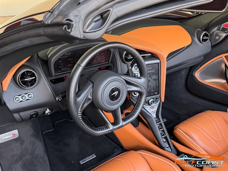 Used 2022 McLaren 720S Spider photo 30