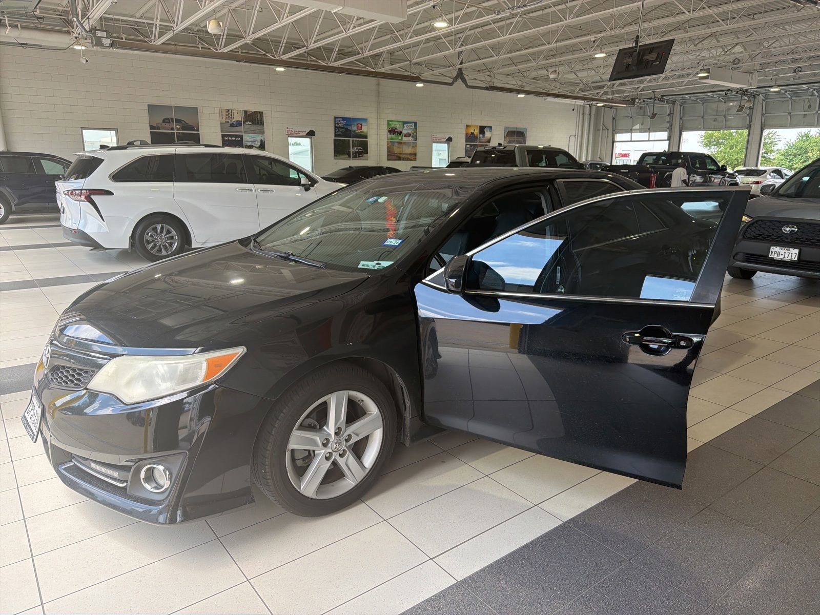 Used 2014 Toyota Camry SE