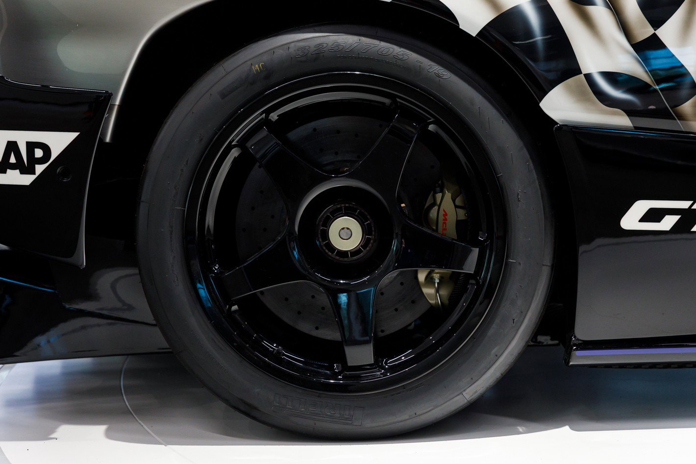 Used 2020 McLaren Senna photo 36