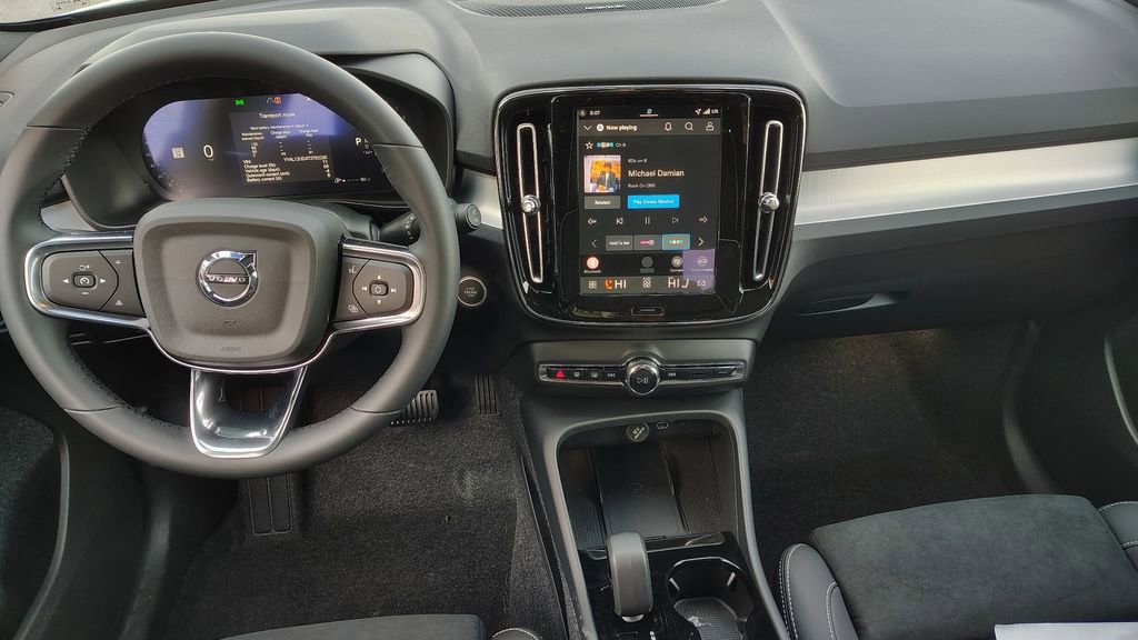 2026 Volvo Xc40 B5 Ultra