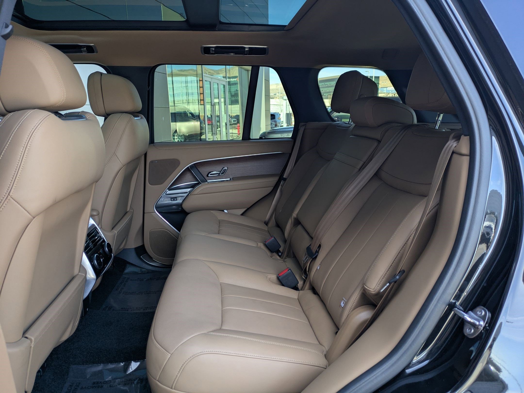 2025 Land Rover Range Rover SE