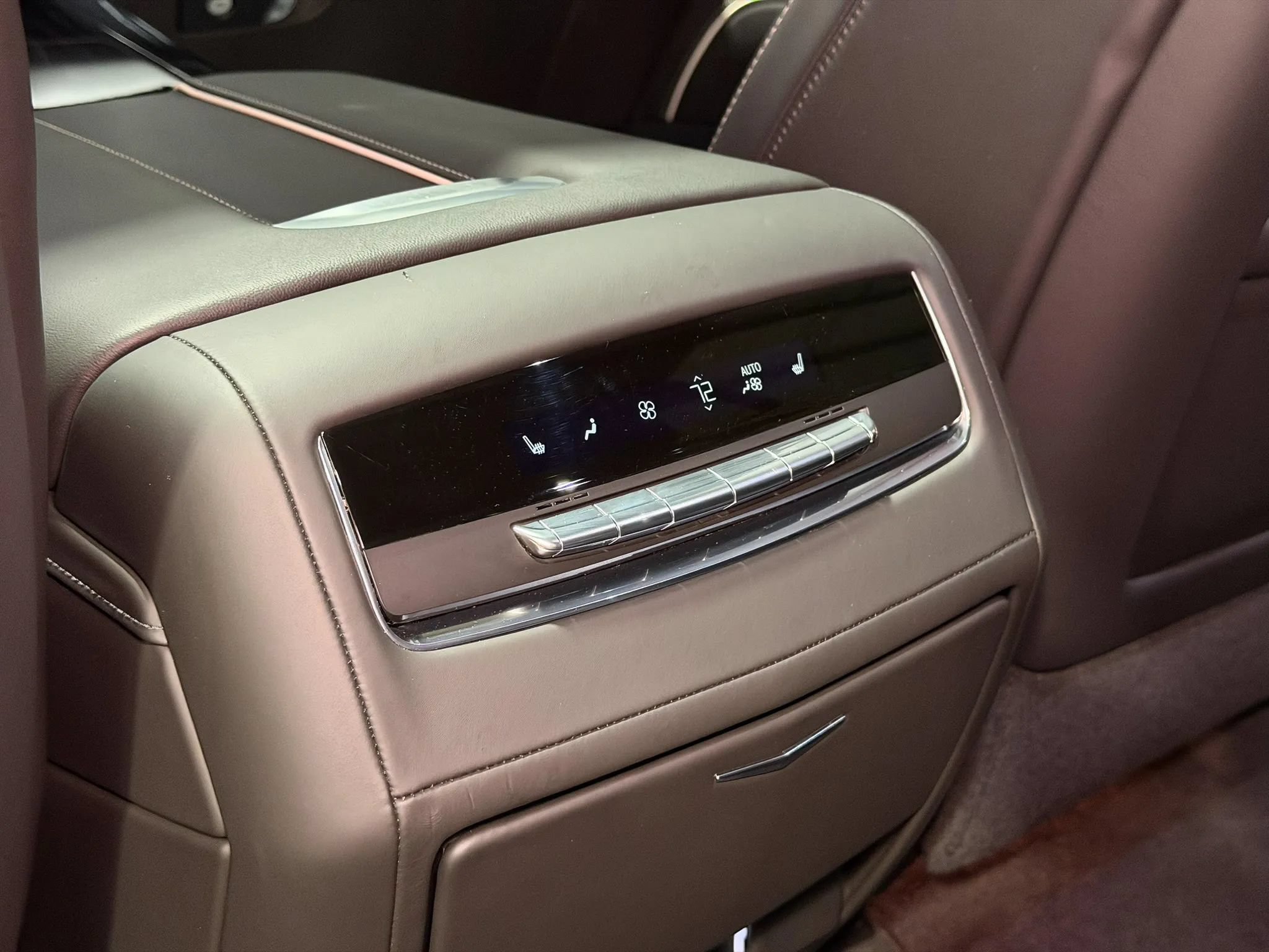 2024 Cadillac Escalade-V V-Series - Photo 16