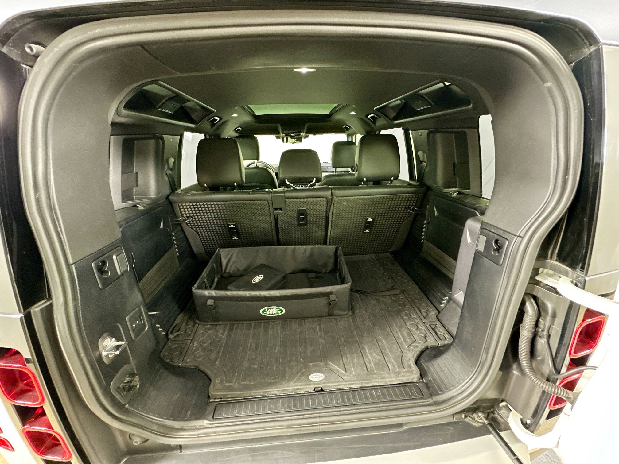 2024 Land Rover Defender 110 S