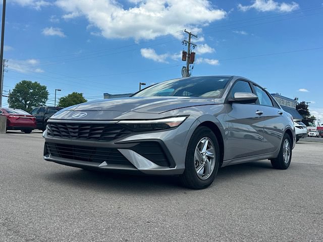 Used 2024 Hyundai Elantra SE