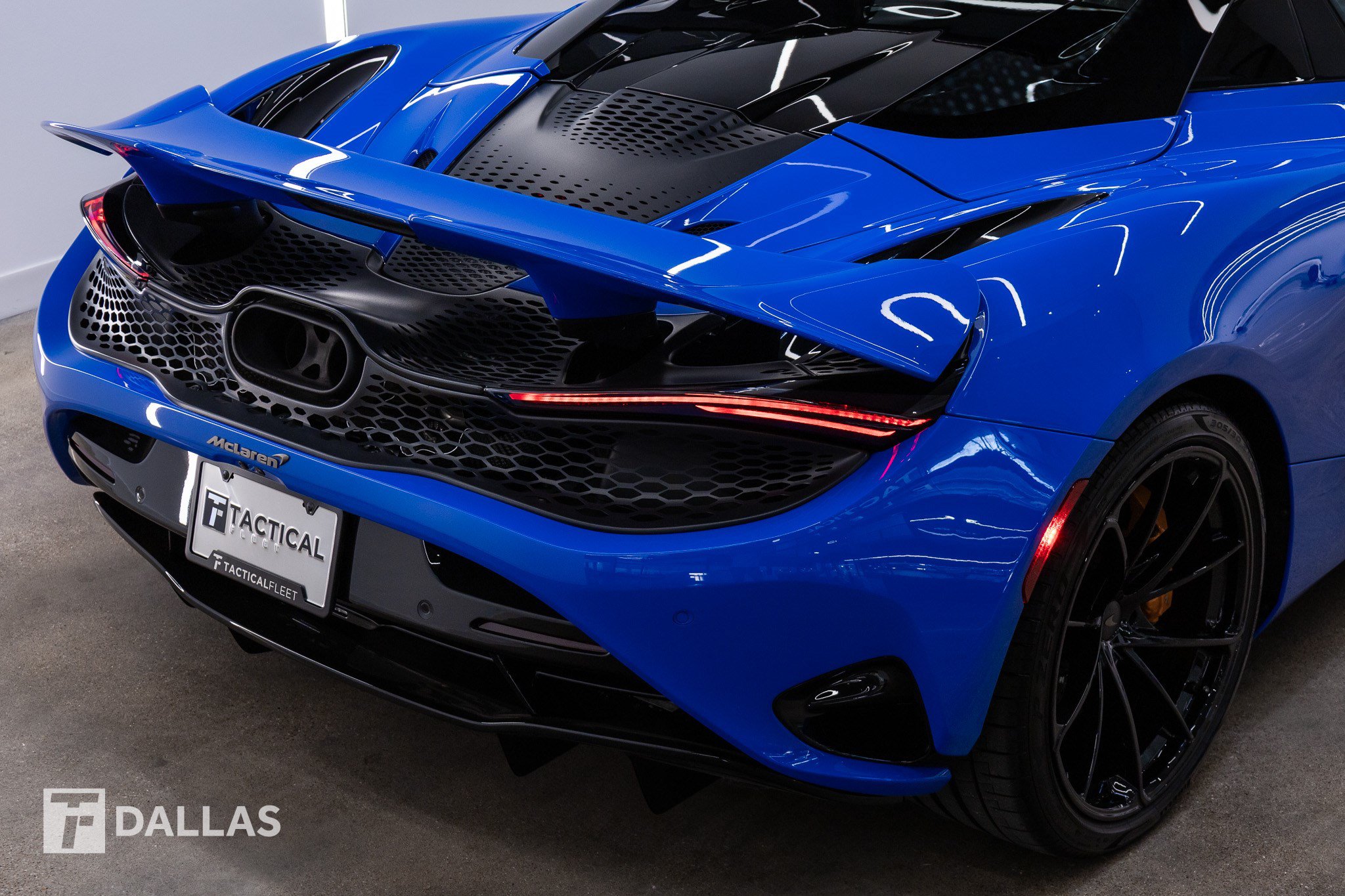 Used 2027 McLaren 750S Spider photo 14