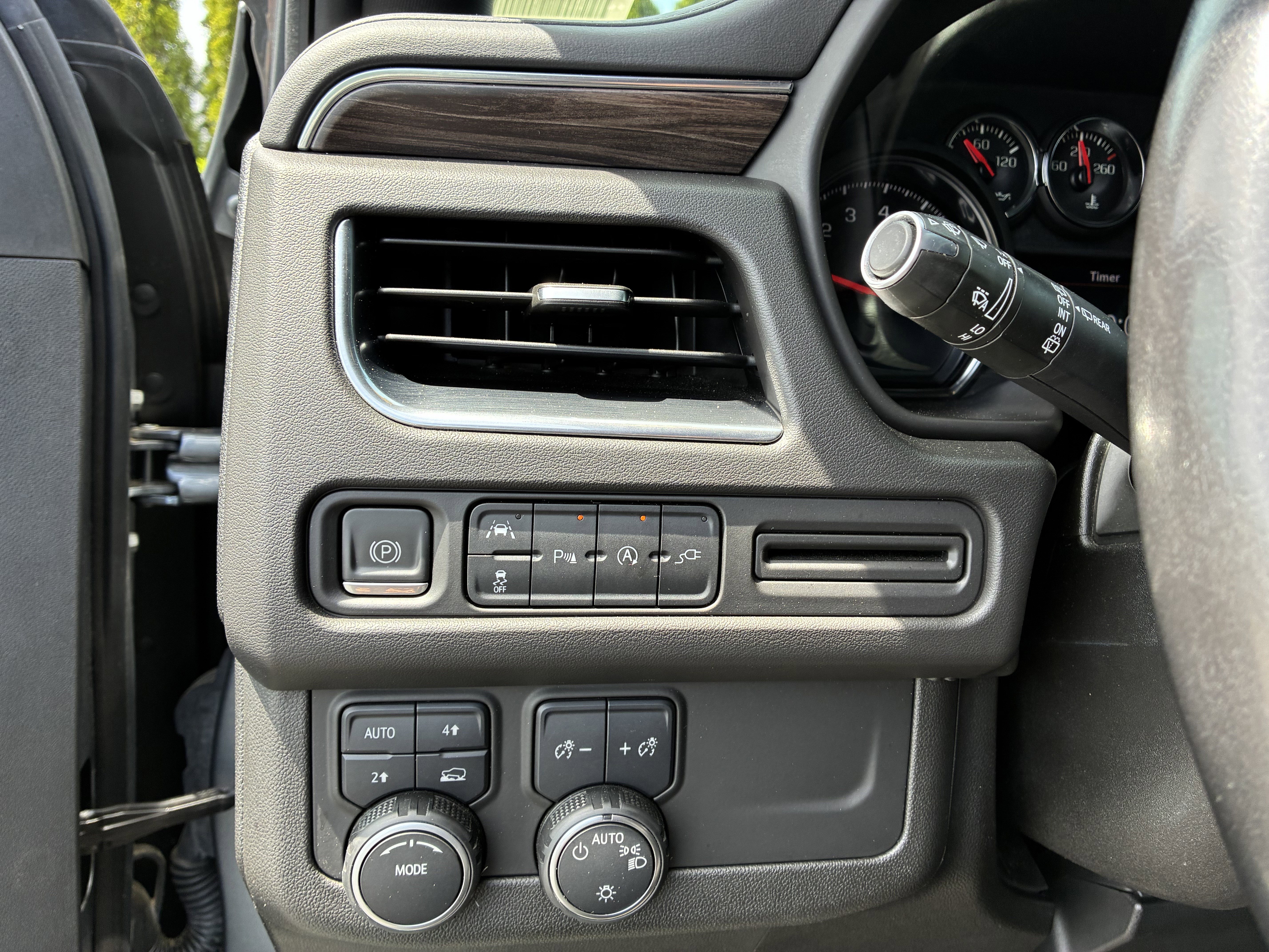 2022 Chevrolet Suburban LS