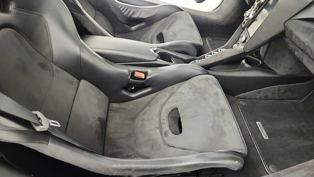 Used 2018 McLaren 720S Performance photo 41