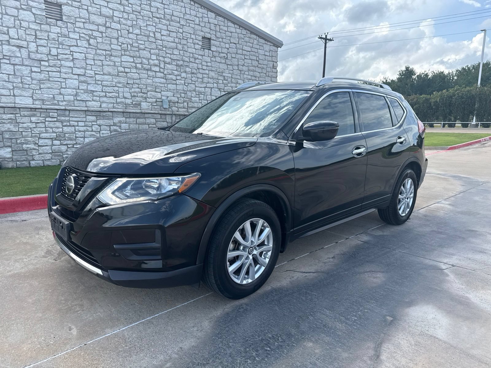 Used 2019 Nissan Rogue SV
