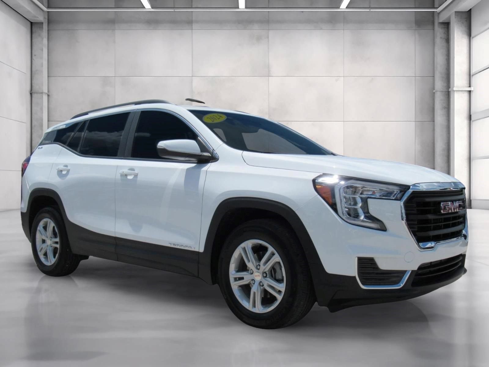 Used 2024 GMC Terrain SLE w/ Driver Convenience Package