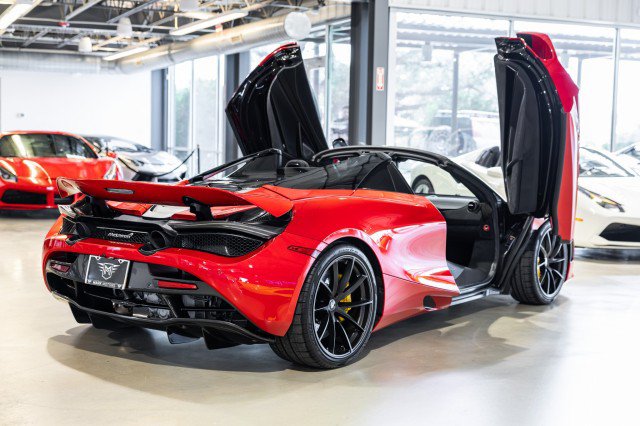 Used 2022 McLaren 720S Performance photo 6