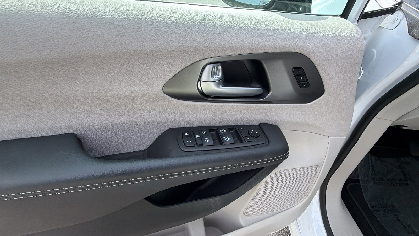 2024 Chrysler Pacifica Touring-L