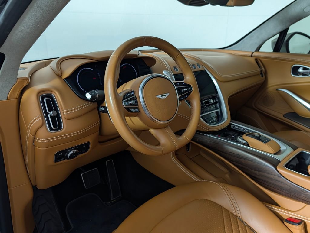 2021 Aston Martin DBX