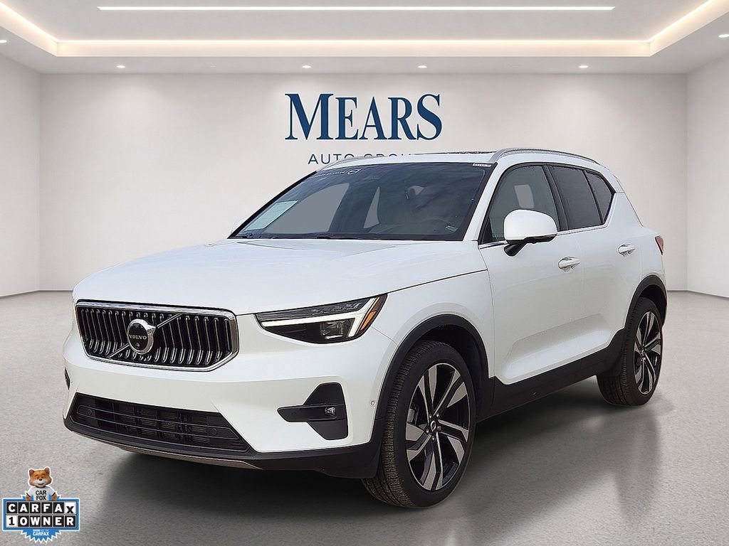 Used 2023 Volvo XC40 B4 Ultimate w/ Protection Package Premier