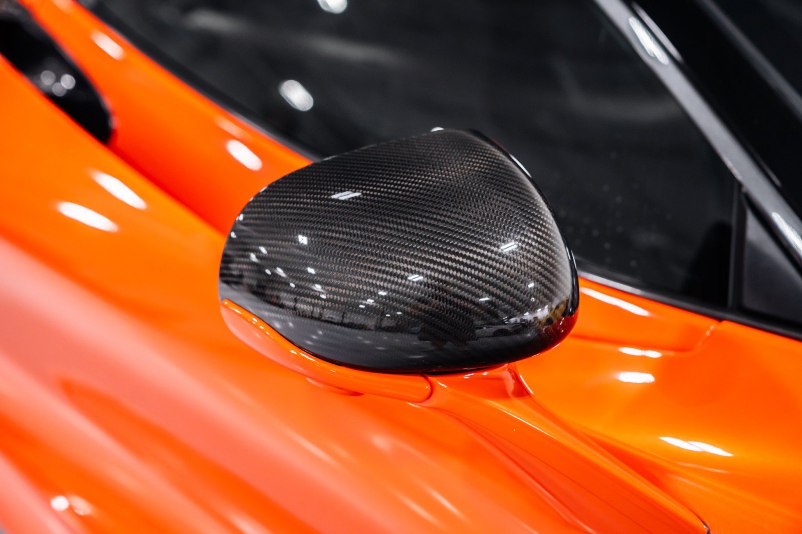Used 2019 McLaren 720S Performance photo 25