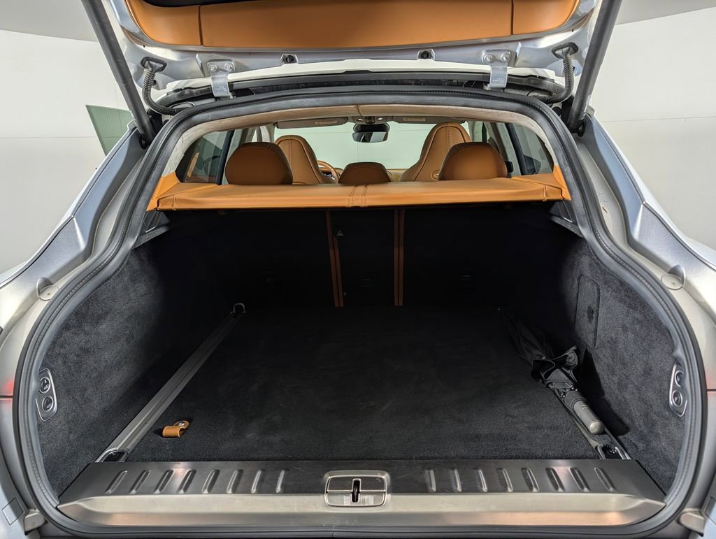 2021 Aston Martin DBX