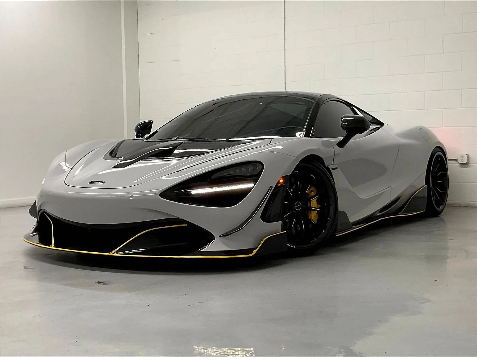 Used 2019 McLaren 720S Performance photo 5