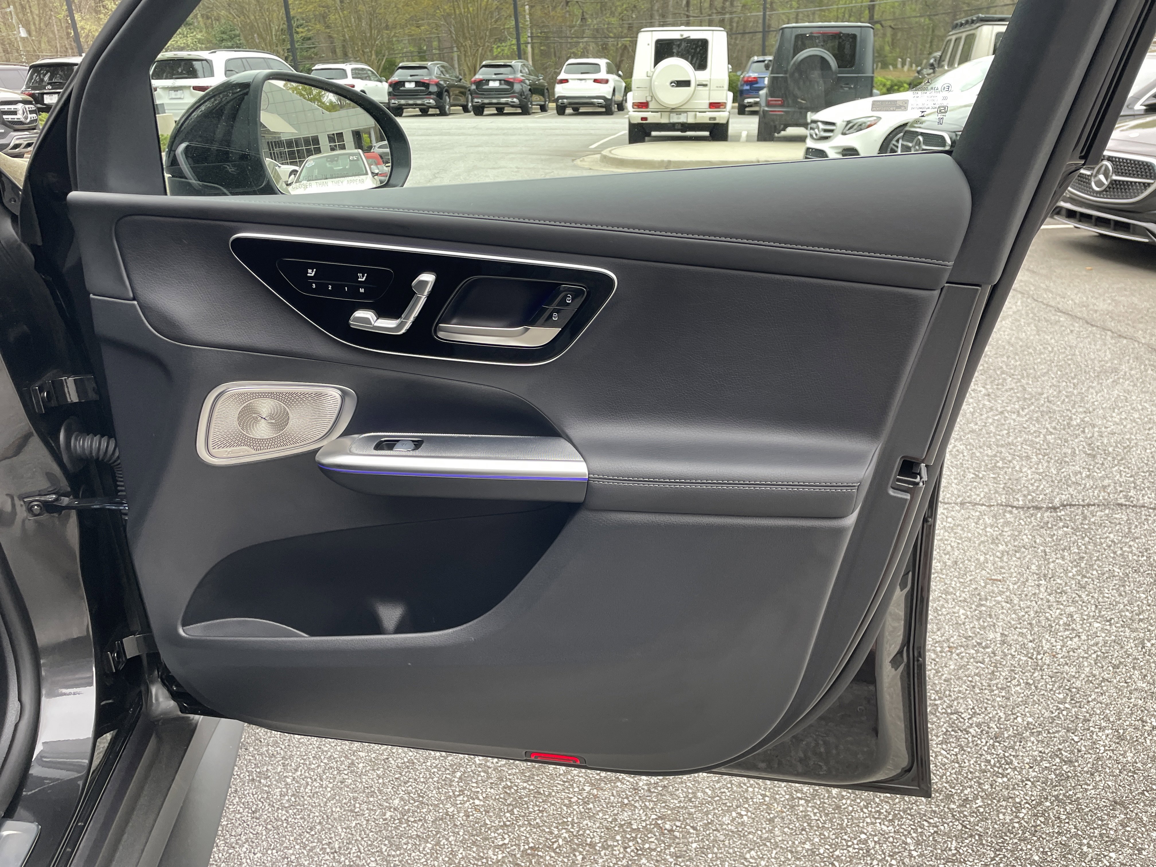 2025 Mercedes-Benz GLC 300