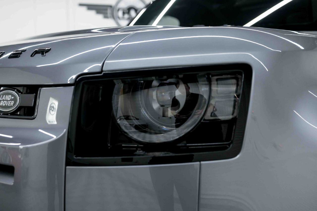 2023 Land Rover Defender 130 SE