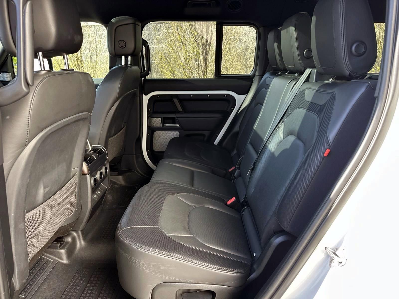 2024 Land Rover Defender 130 X-Dynamic SE