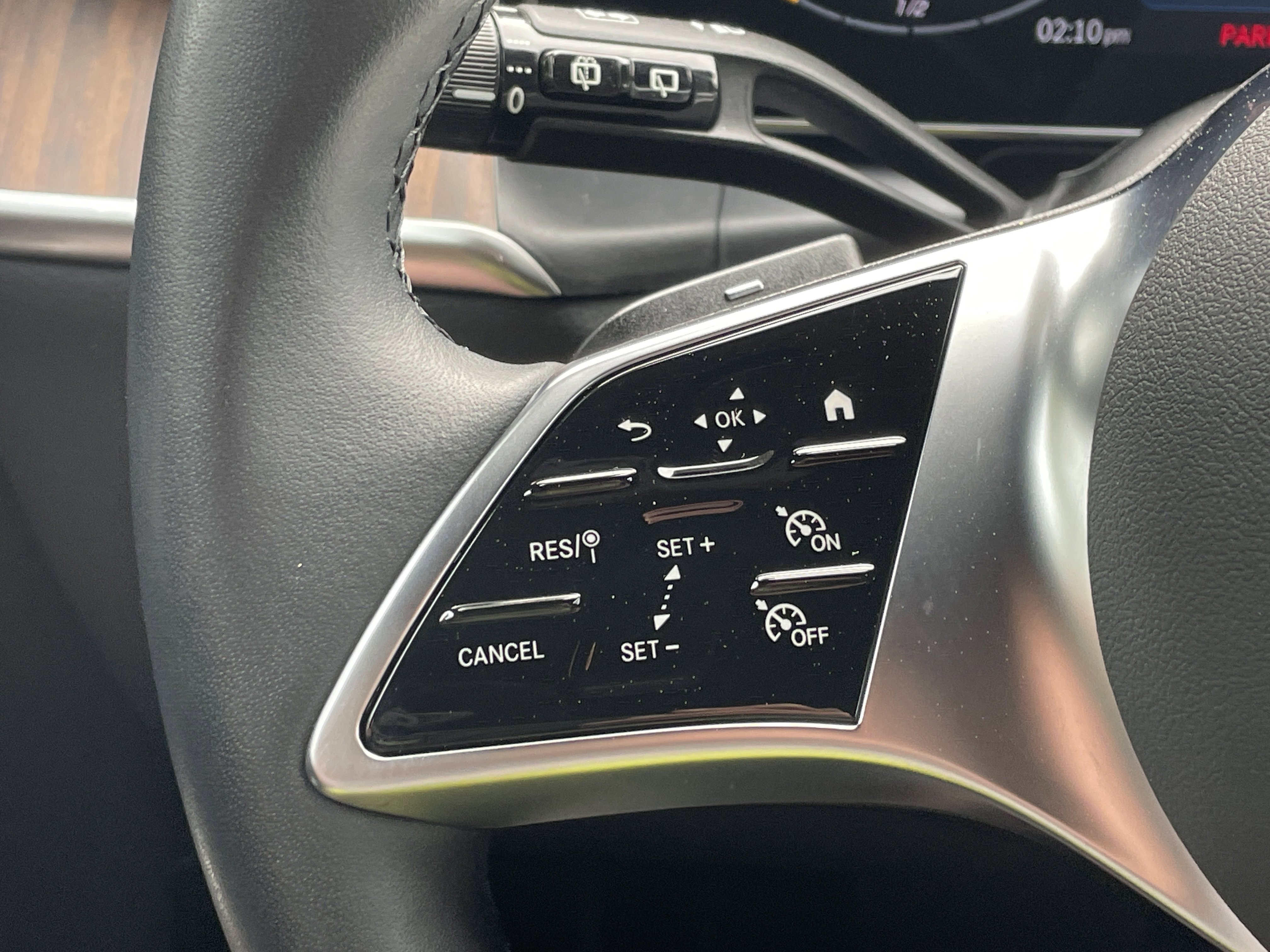 2025 Mercedes-Benz GLC 300