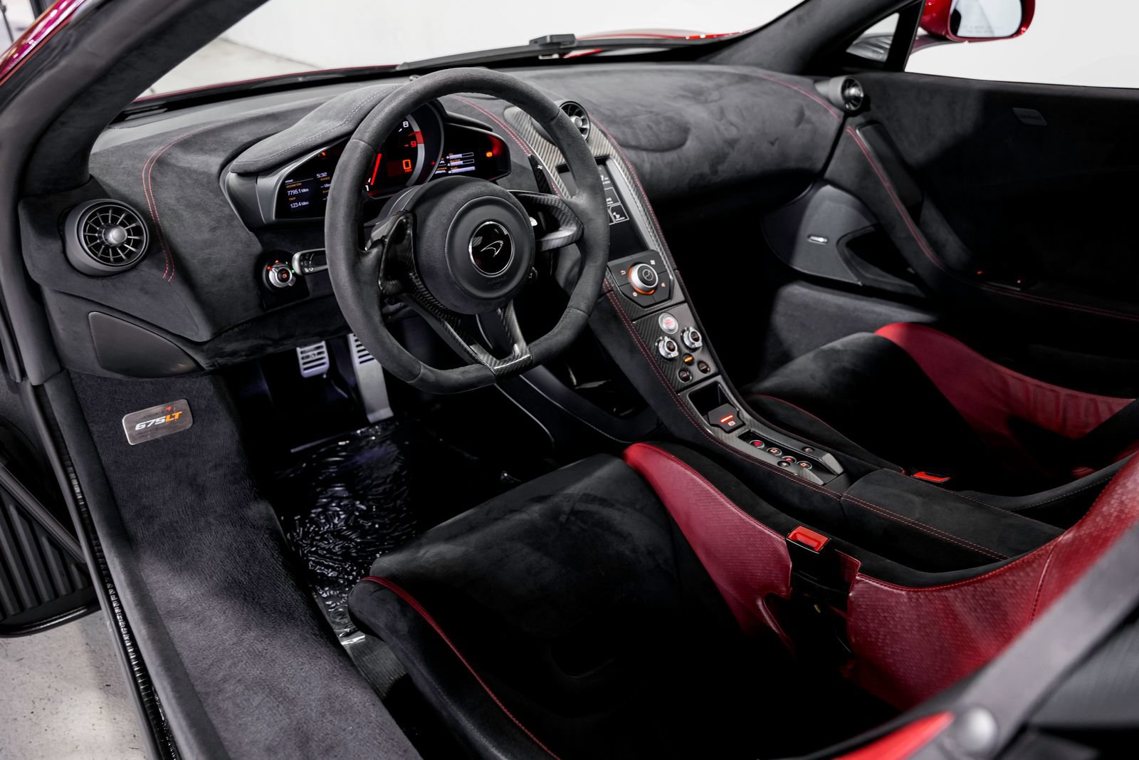 Used 2016 McLaren 675LT Coupe photo 10