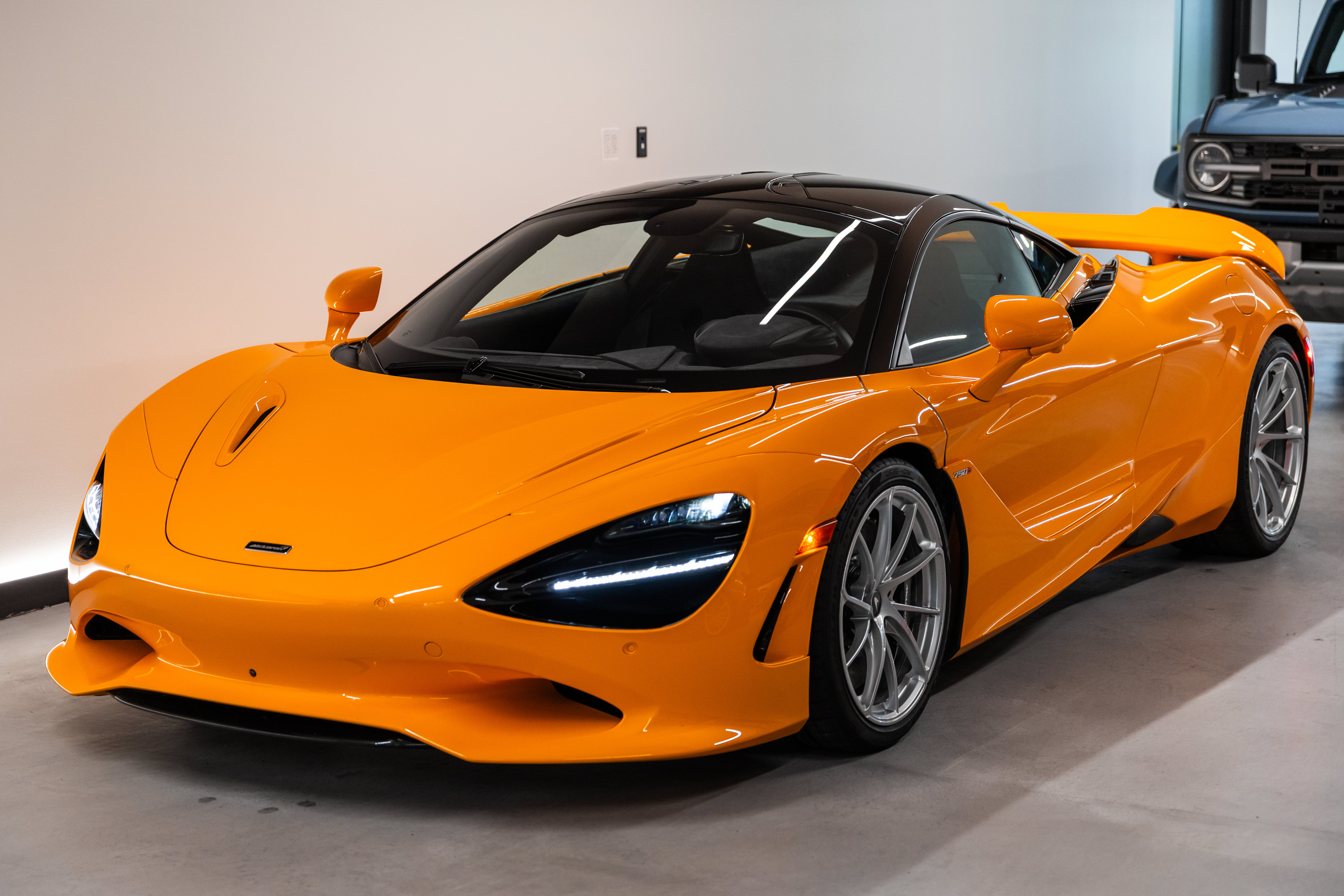 New 2025 McLaren 750S photo 9