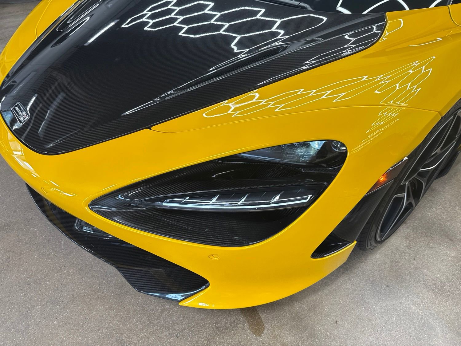 Used 2018 McLaren 720S Performance photo 10