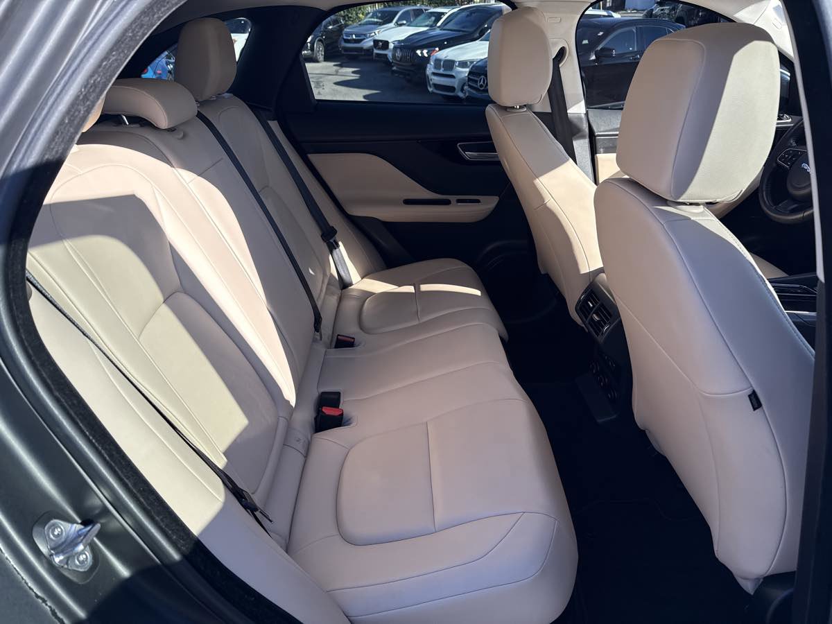 2018 Jaguar F-PACE Premium