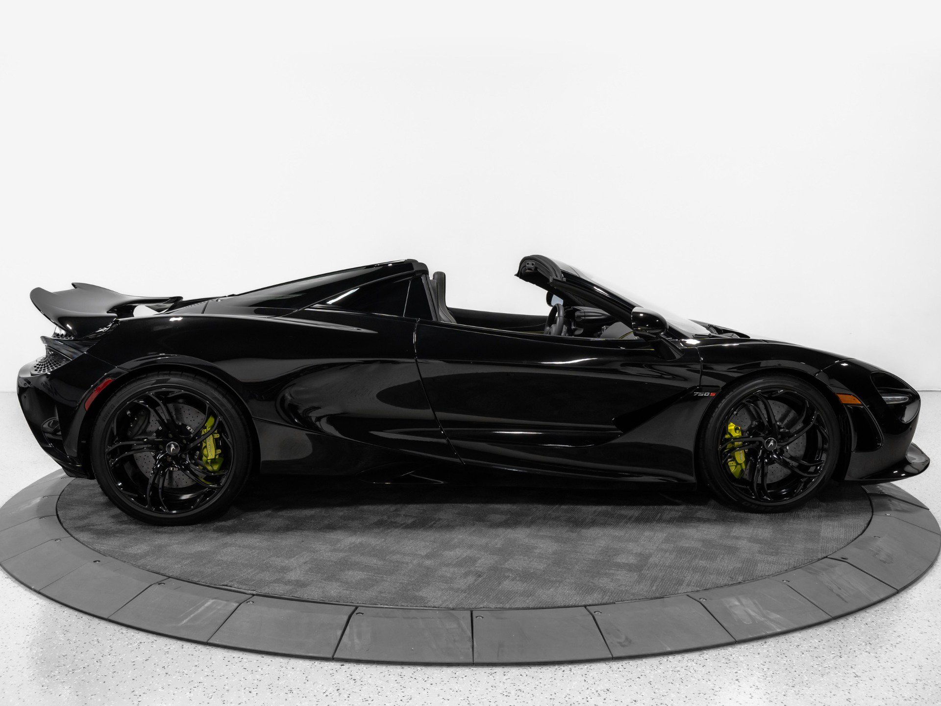 Used 2025 McLaren 750S Spider photo 13
