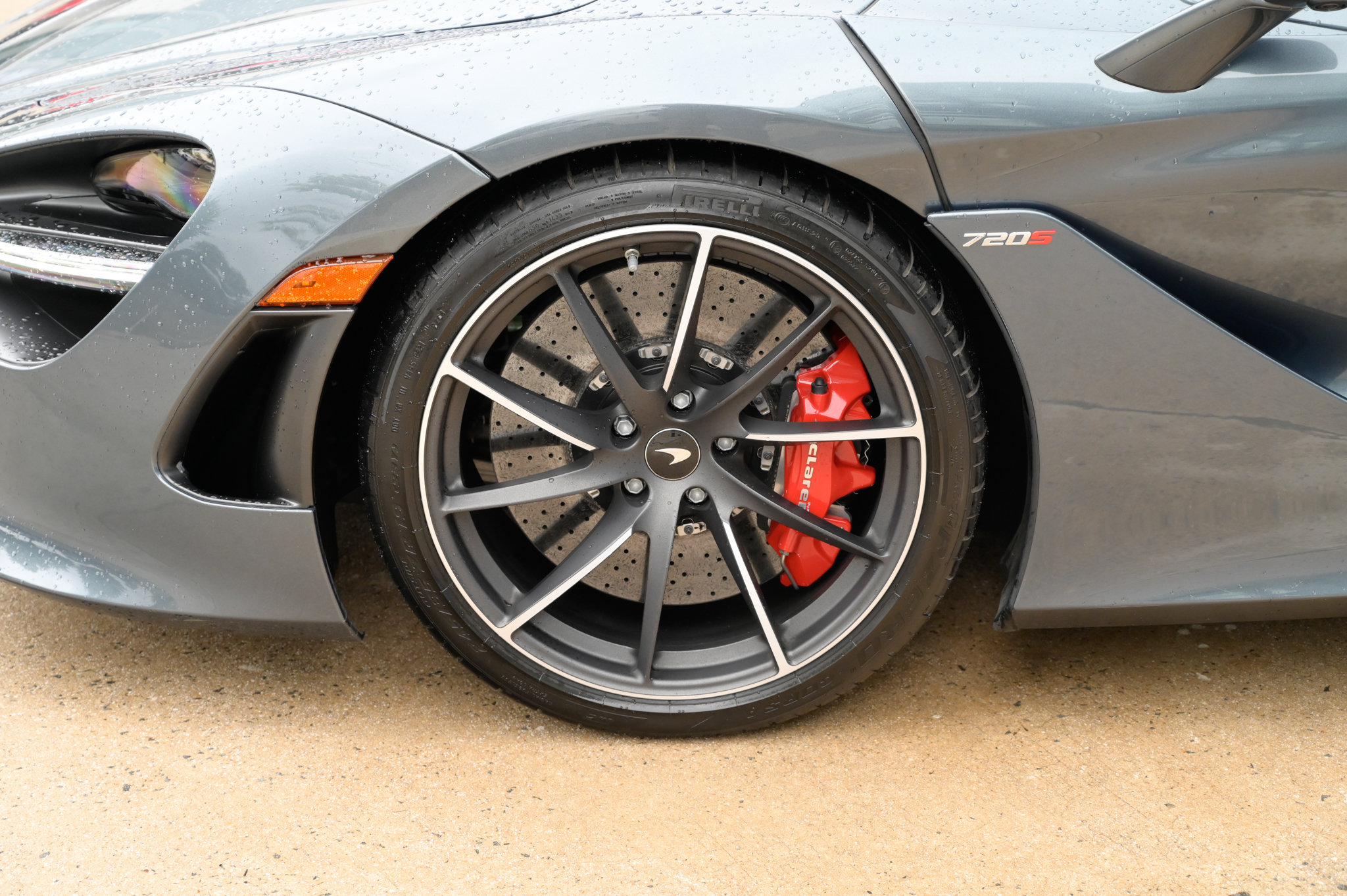 Used 2018 McLaren 720S Luxury photo 9
