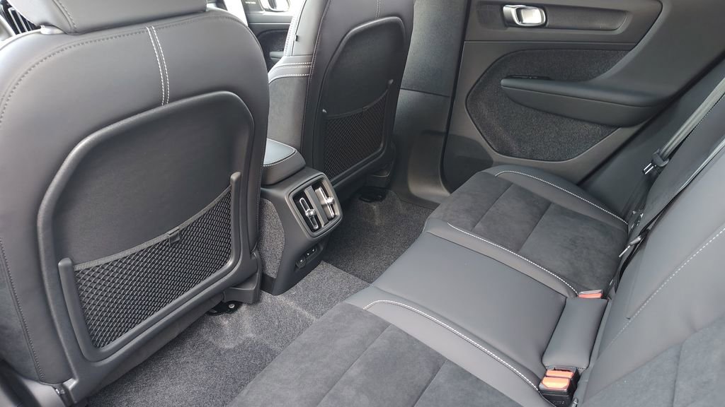 2026 Volvo Xc40 B5 Ultra