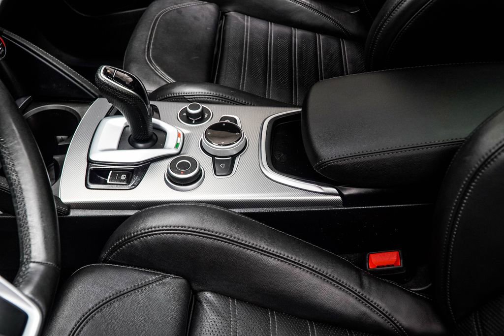 2023 Alfa Romeo Stelvio Veloce