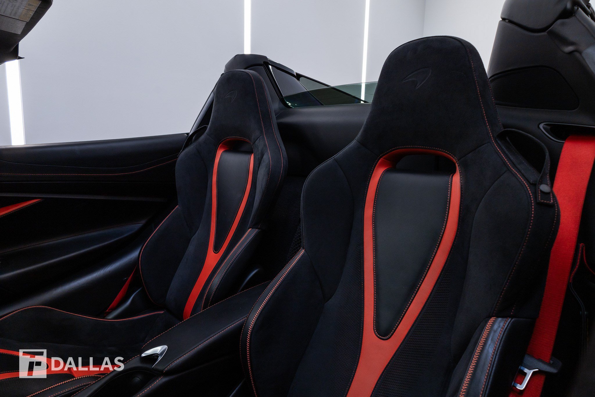 Used 2020 McLaren 720S Performance photo 3