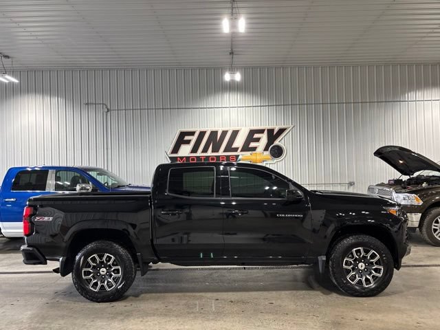Used 2023 Chevrolet Colorado Z71 w/ Z71 Convenience Package 2